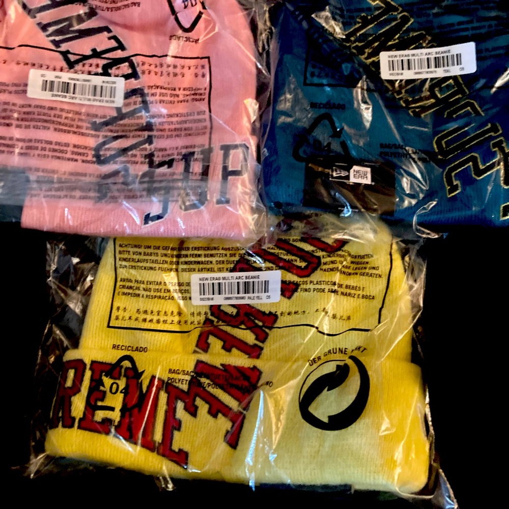 Supreme beanie’s three different colors